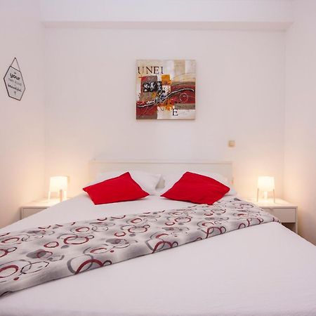 Apartments Alisa 布罗达里卡 外观 照片