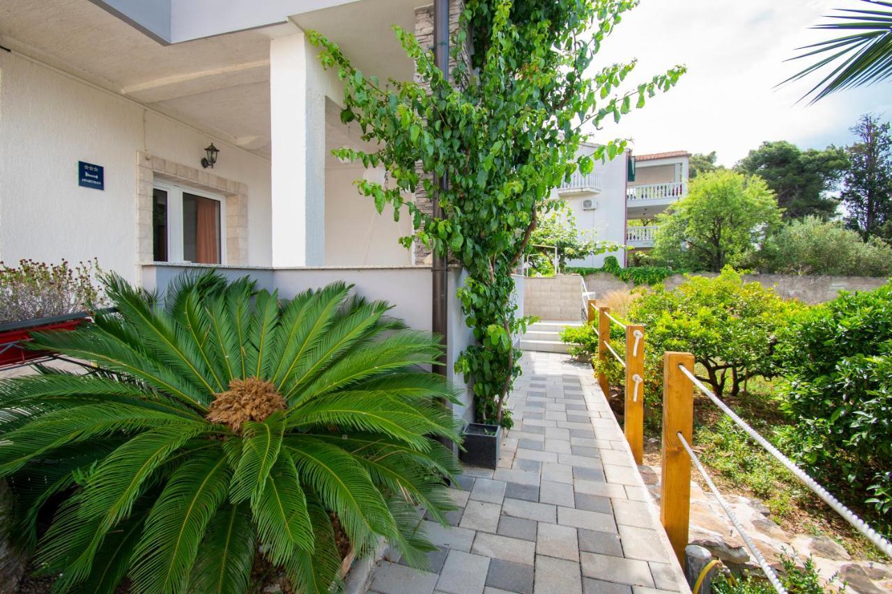 Apartments Alisa 布罗达里卡 外观 照片